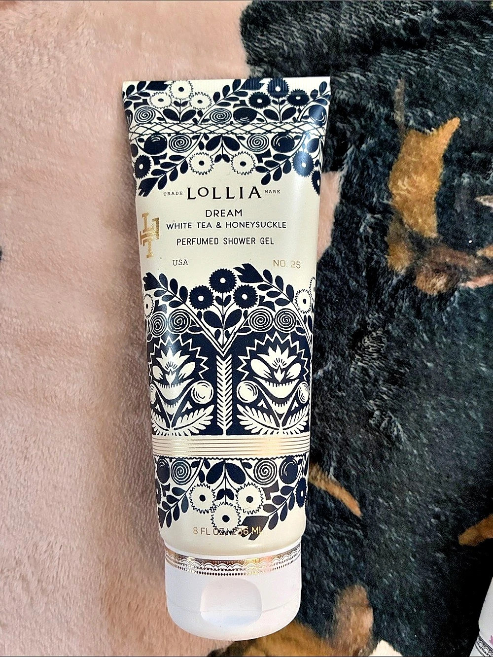 Lollia Dream White Tea & Honeysuckle Perfumed Shower Gel